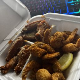Lemon pepper wet #3. 6WINGS & 1/2 LB Shrimp Lemon pepper wet #3. 6WINGS & 1/2 LB Shrimp
