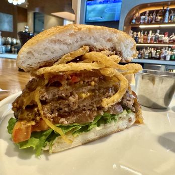 Sloane's Corner - "Guacemole" burger w/"Caramalized onions" - New American Near Me - Dallas, Texas Sloane's Corner - "Guacemole" burger w/"Caramalized onions" - New American Near Me - Dallas, Texas