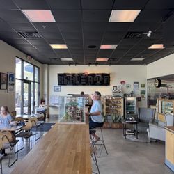 Russell’s Bakery And Genuine Joes Coffeeshop - Sitting area
