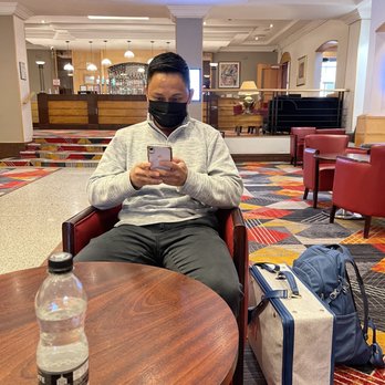 Copthorne Hotel Slough-Windsor - Waiting for our taxi in the lobby - Hotels Near Me - Slough, SLG