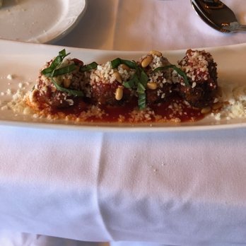 The Gables Inn and Restaurant - Bed & Breakfast Near Me - Beach Haven, New Jersey