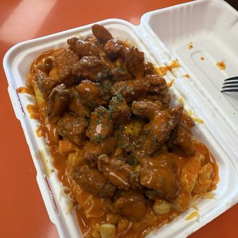 Mo Fries - Buffalo Fried Chicken Cheese Fries - Food Trucks Near Me - Terrytown, Louisiana