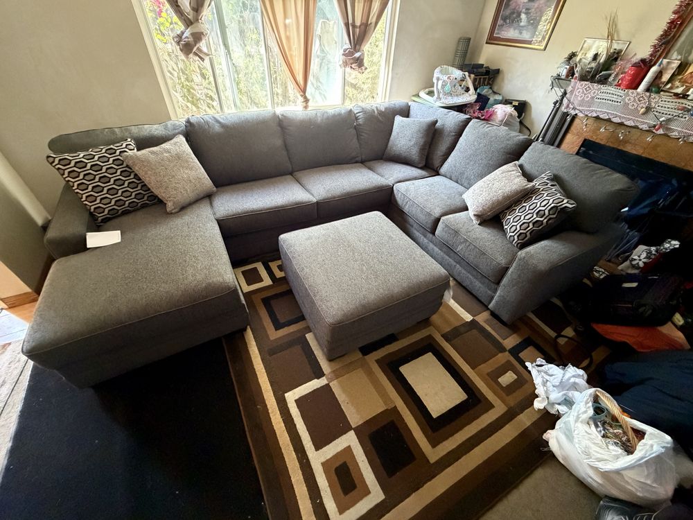 VIVIAN'S QUALITY FURNITURE