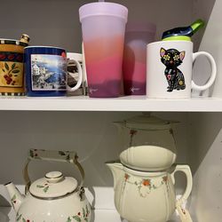 The Thrifty Kitty - A few cat themed things scattered about