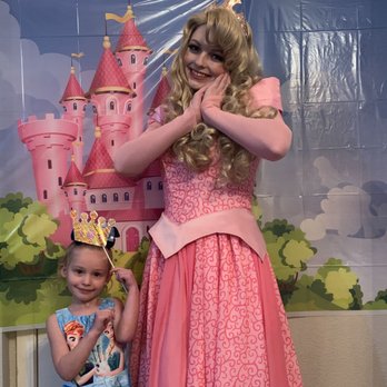 Glass Slipper Dream Parties - Awesome Aurora from Glass Slipper Dream Parties. - Party Characters Near Me