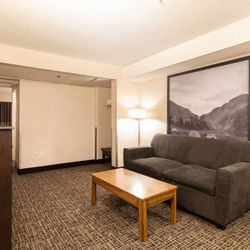 Super 8 by Wyndham Prince George - Guest room