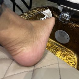 Irritated my foot is snagging on their towel after a fresh pedicure. Irritated my foot is snagging on their towel after a fresh pedicure.