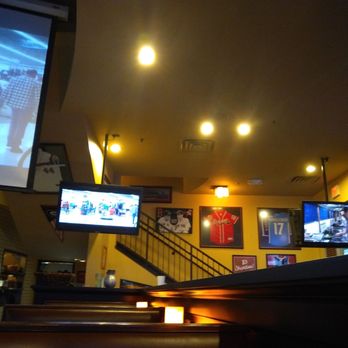 Hudson Grille - Game watching - American Near Me - Atlanta, Georgia