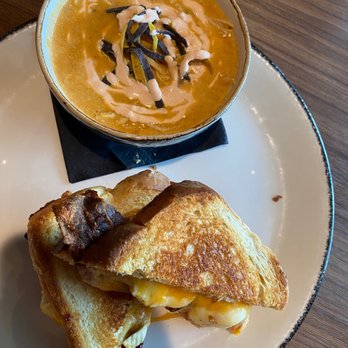 Mermaid Winery - Grilled cheese and chicken tortilla soup - New American Near Me - Virginia Beach, Virginia Mermaid Winery - Grilled cheese and chicken tortilla soup - New American Near Me - Virginia Beach, Virginia