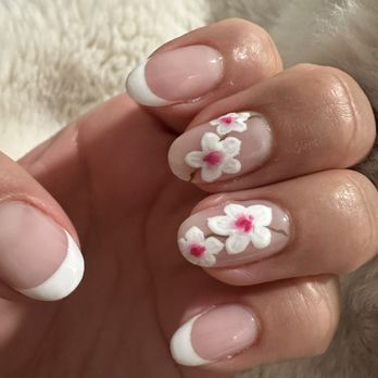 D"Nails Spa - Left hand flower blobs - Nail Salons Near Me - Torrance, California D"Nails Spa - Left hand flower blobs - Nail Salons Near Me - Torrance, California