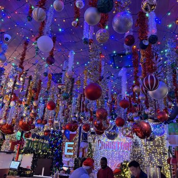 Frosty's Christmas Bar - Bars Near Me - Houston, Texas