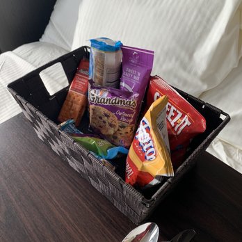 Parkway Surgery Center - Snacks provided by the staff, there was even a well-stocked small refrigerator with soda and water. - Oral Surgeons Near Me - Henderson, Nevada Parkway Surgery Center - Snacks provided by the staff, there was even a well-stocked small refrigerator with soda and water. - Oral Surgeons Near Me - Henderson, Nevada