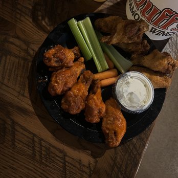 Duff's Famous Wings - Medium Light and Lemon Pepper Traditional wings - American Near Me - Amherst, New York Duff's Famous Wings - Medium Light and Lemon Pepper Traditional wings - American Near Me - Amherst, New York