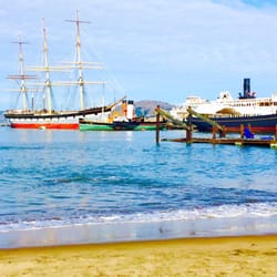 Hyde Street Beach - The Old Vessels at Hyde Street Pier