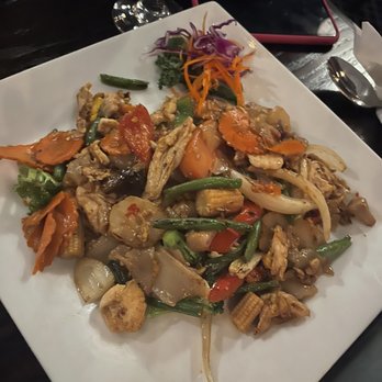 Thai Select - Drunken Noodles - Thai Near Me - Zionsville, Indiana Thai Select - Drunken Noodles - Thai Near Me - Zionsville, Indiana