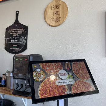 Slice Street Pizza - Buy the fountain drink where you get utensil - Fast Food Near Me - Dripping Springs, Texas