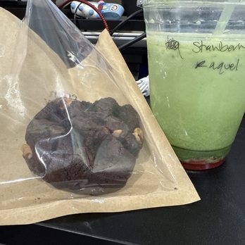 Eden & Clay - Strawberry matcha and dark chocolate peanut butter cookie - Coffee & Tea Near Me - Upland, California
