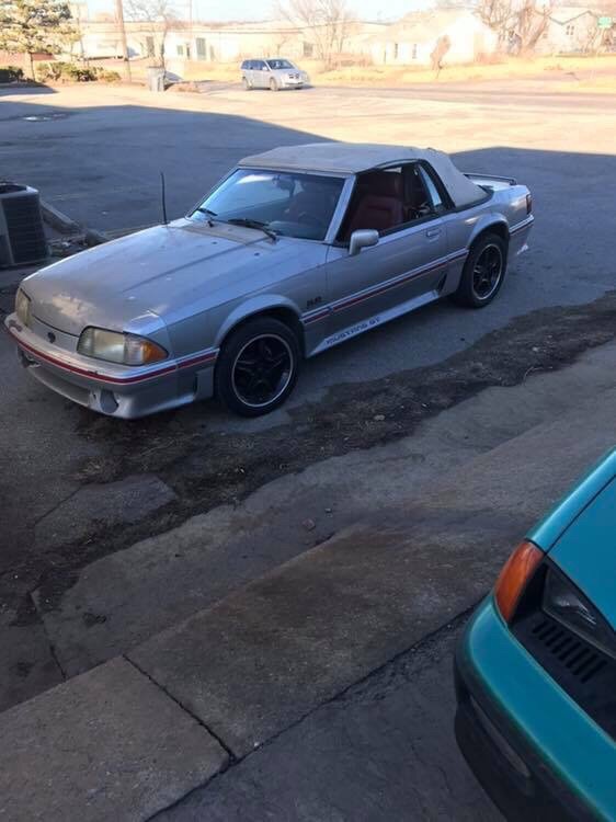 BUSTED KNUCKLES Updated August 2024 10 Photos 1803 SW Sheridan Rd