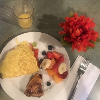 Summer's Inn - Hotels Near Me - Ludington, Michigan