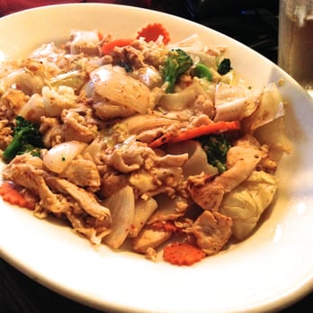5 R Cha Thai - Pad See Ew with Chicken. - Thai Near Me - Chandler, Arizona