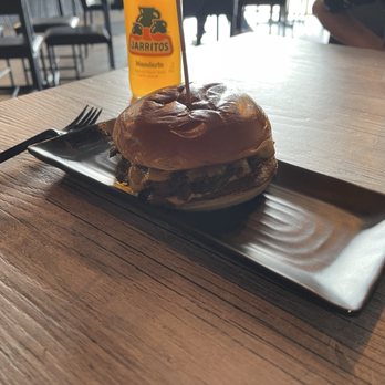 Beef N' Buns - B&B Smash Classic - Burgers Near Me - Orlando, Florida Beef N' Buns - B&B Smash Classic - Burgers Near Me - Orlando, Florida