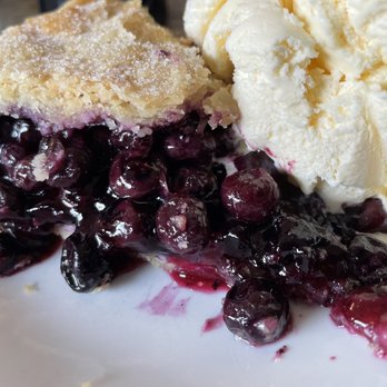 Teddy Bear Restaurant - Blueberry pie with ice cream - American Near Me - Big Bear Lake, California Teddy Bear Restaurant - Blueberry pie with ice cream - American Near Me - Big Bear Lake, California