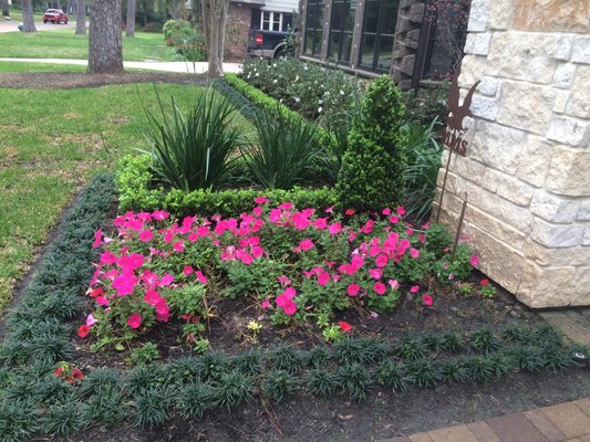 Landscaping & Design - We specialize in making our customers happy. We offer a wide variety of services, and do the impossible to pass your expectations, we are always on time and in the best mood possible. Always making sure that our customers are satisfied with our services. Landscaping & Design - We specialize in making our customers happy. We offer a wide variety of services, and do the impossible to pass your expectations, we are always on time and in the best mood possible. Always making sure that our customers are satisfied with our services.