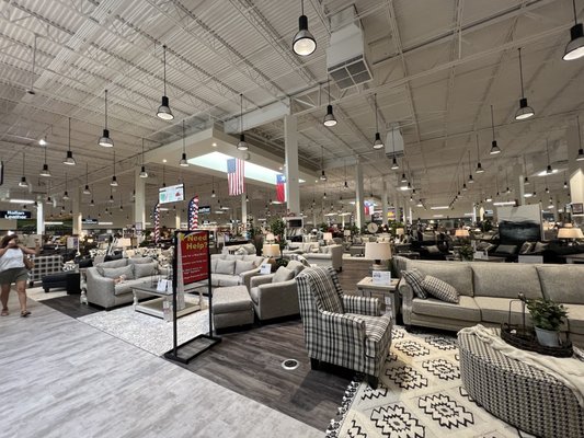 AMERICAN FURNITURE WAREHOUSE - Updated August 2024 - 60 Photos & 72