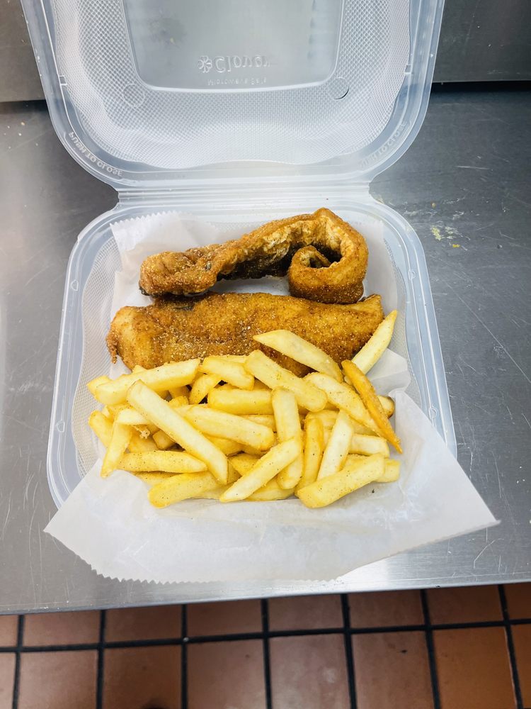 BROTHERS CHICKEN & FISH 25 Photos 1808 East Livingston Ave