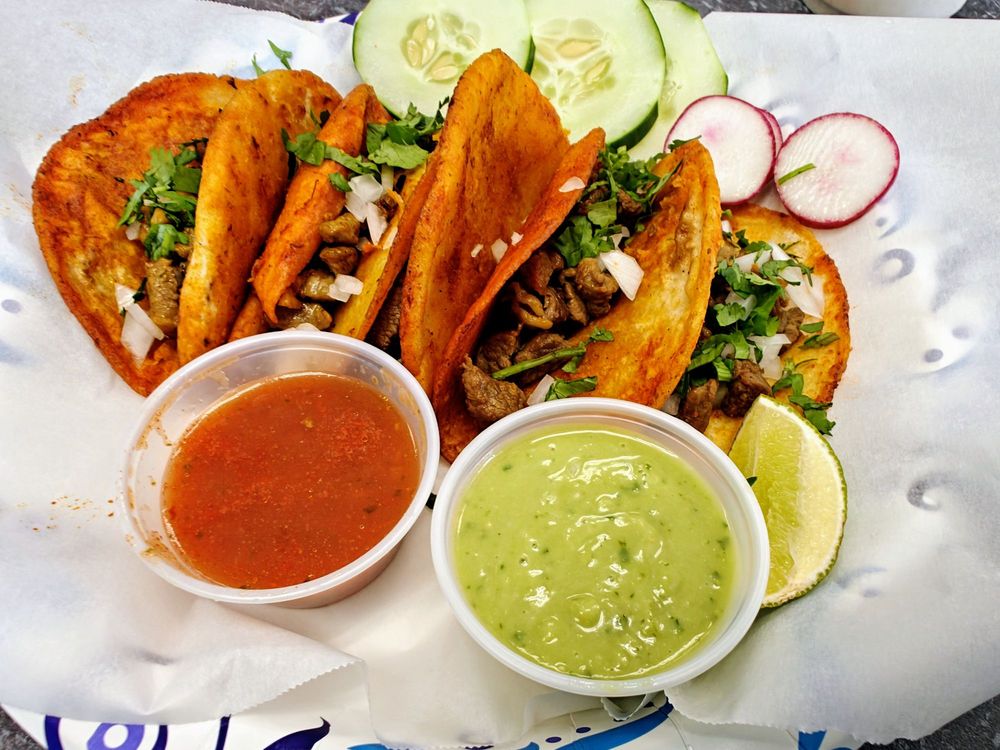 Como En Casa Taqueria Logo