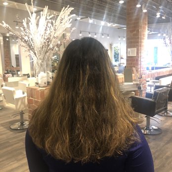 De Al Salon - This really hurt me because my hair was virgin and this was the first end result like come on - Hair Salons Near Me - Great Neck, New York De Al Salon - This really hurt me because my hair was virgin and this was the first end result like come on - Hair Salons Near Me - Great Neck, New York