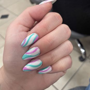 Q Nails - Beautiful Acrylic nails - Nail Salons Near Me - Palm Desert, California