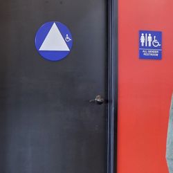 Booku Po'Boys - Bathroom