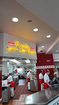 In-N-Out Burger by null