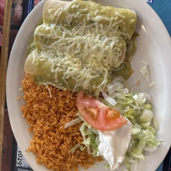 Buenas Vibras Mexican Restaurant - Enchiladas Verdes - Mexican Near Me - Saint Clair, Missouri Buenas Vibras Mexican Restaurant - Enchiladas Verdes - Mexican Near Me - Saint Clair, Missouri