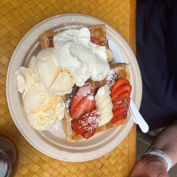 Waffle and Berry - Aussie in Paradise - Waffles Near Me - Honolulu, Hawaii