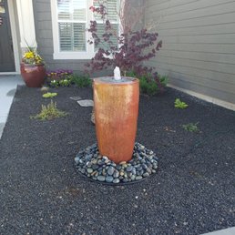 Bubbling pot fountain
