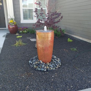 Boise Pottery - Bubbling pot fountain - Nurseries & Gardening Near Me - Garden City, Idaho