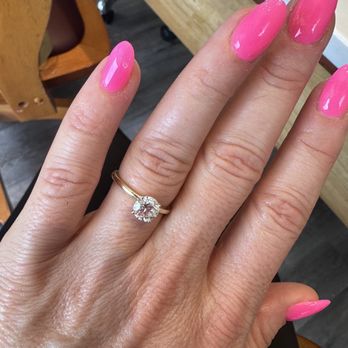 Mani-Pedi Plus - Nail Salons Near Me - San Francisco, California
