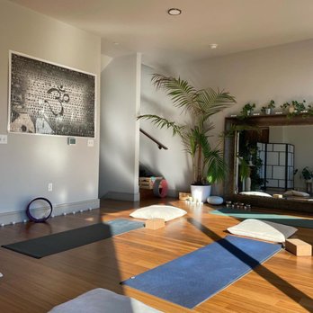 Powerhaus - Healthy juice shots and cold scented towels included - Yoga Near Me - Houston, Texas Powerhaus - Healthy juice shots and cold scented towels included - Yoga Near Me - Houston, Texas