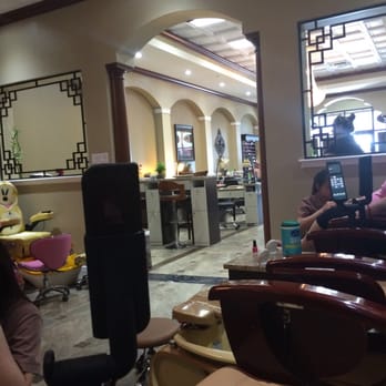Van Spa & Nails - View from the pedi chair - Nail Salons Near Me - Lakeland, Florida Van Spa & Nails - View from the pedi chair - Nail Salons Near Me - Lakeland, Florida