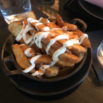 Roxanne’s - Cocktail Bars Near Me - Boston, Massachusetts