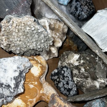 Auracle World Of Crystals - Random rocks - Gift Shops Near Me - Houston, Texas