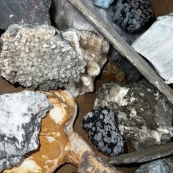 Auracle World Of Crystals - Random rocks
