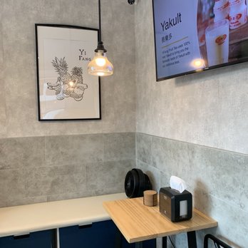 YiFang Taiwan Fruit Tea - Clean and crisp decor - Bubble Tea Near Me - Redmond, Washington YiFang Taiwan Fruit Tea - Clean and crisp decor - Bubble Tea Near Me - Redmond, Washington