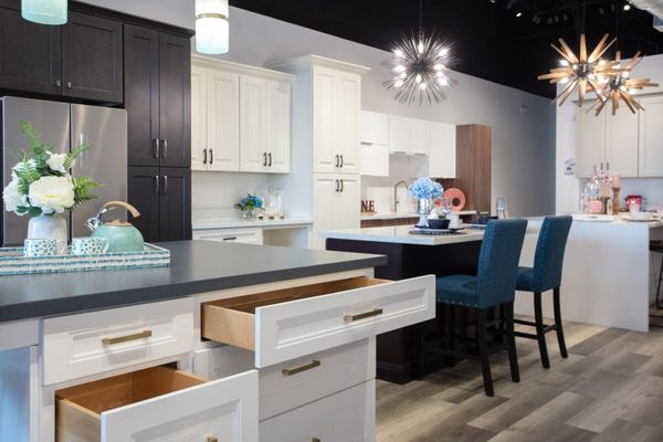 High-Quality Cabinet Store in Phoenix Metropolitan Area - AZ Cabinets is a leading supplier of cabinets in Phoenix, Arizona. For years we have served residential and commercial clients with superior customer service, high-quality products, and unparalleled attention to detail to ensure that every project is done right. We take pride in our extensive inventory of cabinetry that includes European-style cabinet lines as well as contemporary and traditional styles, making us a one-stop shop for all your home improvement needs.

Whether you’re looking for cabinetry in Phoenix, Arizona, our cabinet store has an extensive selection of high-quality products with a wide selection of several cabinet lines from bathroom cabinets to kitchen cabinets, cabinets doors, and much more that are of the finest quality! Our pride in our products shows through our commitment to excellence, customer service, and satisfaction.

We know that your cabinets are a large investment, and we will work with you to find the best possible materials without compromising quality or style. With an emphasis on craftsmanship, design, and functionality AZ Cabinets provides our clients with the highest quality cabinetry in Phoenix, Arizona, to fit their style.
