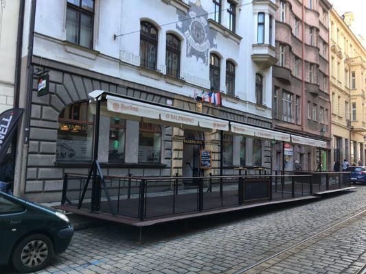 Restaurace & Hotel U Salzmannů by null