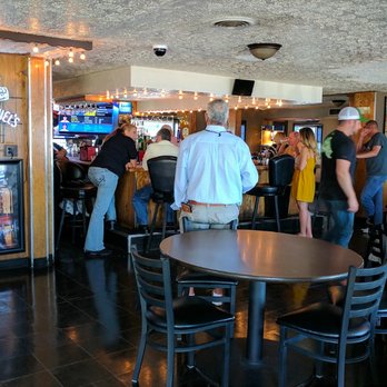 Jose's Landing - the inside of a restaurant - Dive Bars Near Me - Canton, Ohio