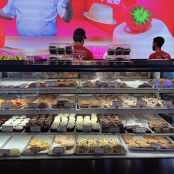 Carlo's Bake Shop - Menu - Patisserie/Cake Shop Near Me - New York, New York