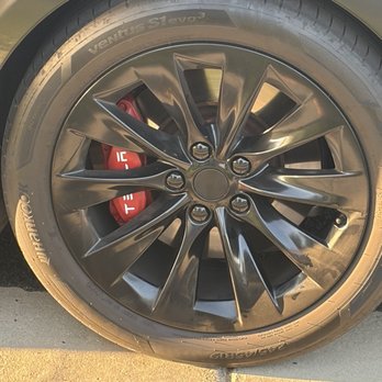 Auto Logic Salon - Painted calipers - Vehicle Wraps Near Me - Los Angeles, California Auto Logic Salon - Painted calipers - Vehicle Wraps Near Me - Los Angeles, California